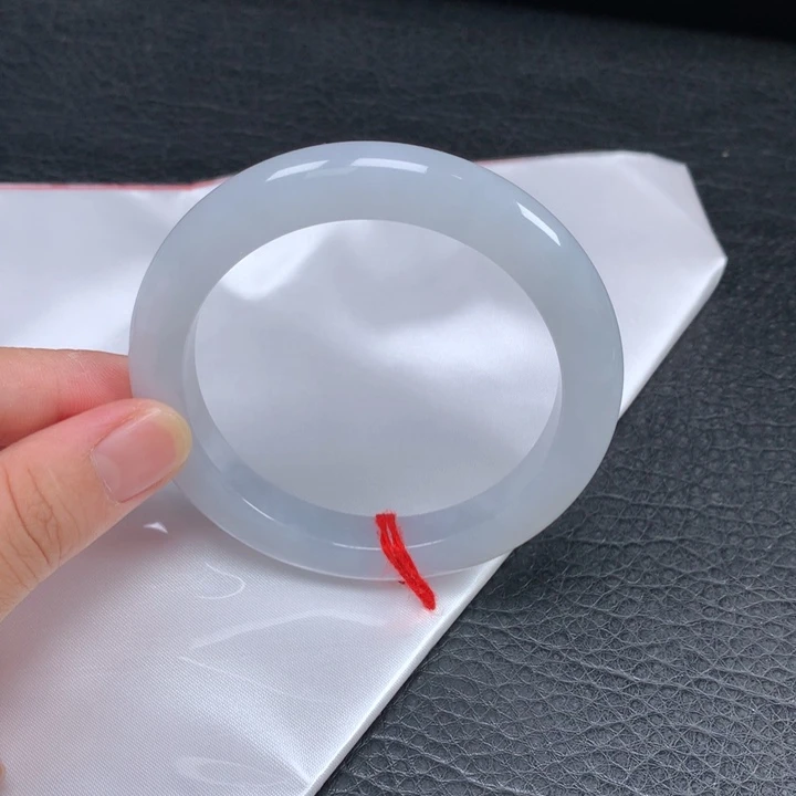 翡翠未镶嵌手镯
