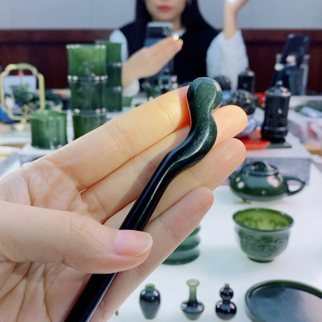 未镶嵌和田玉摆件发簪