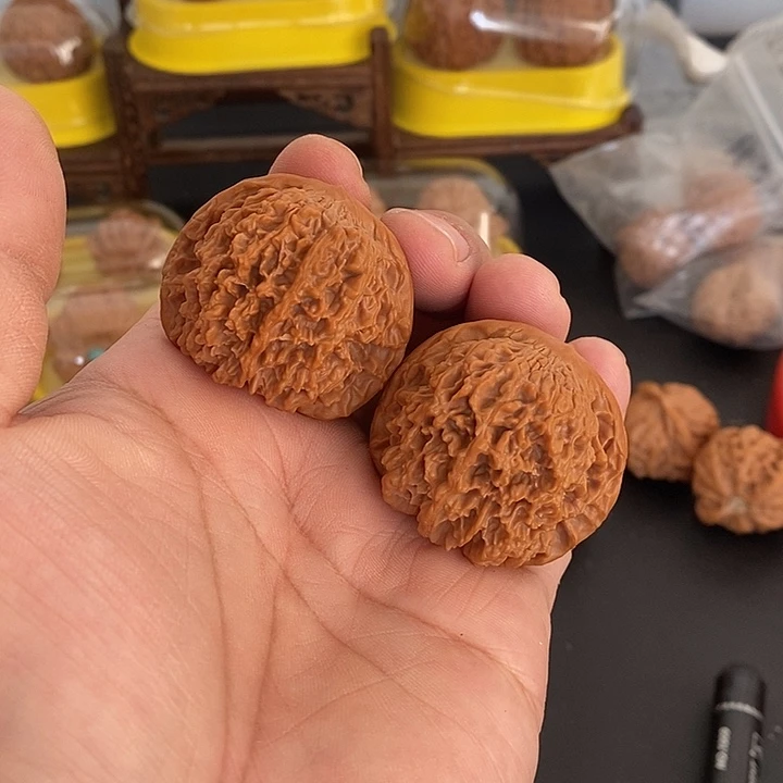 文玩核桃吊坠42.5尺，满天星