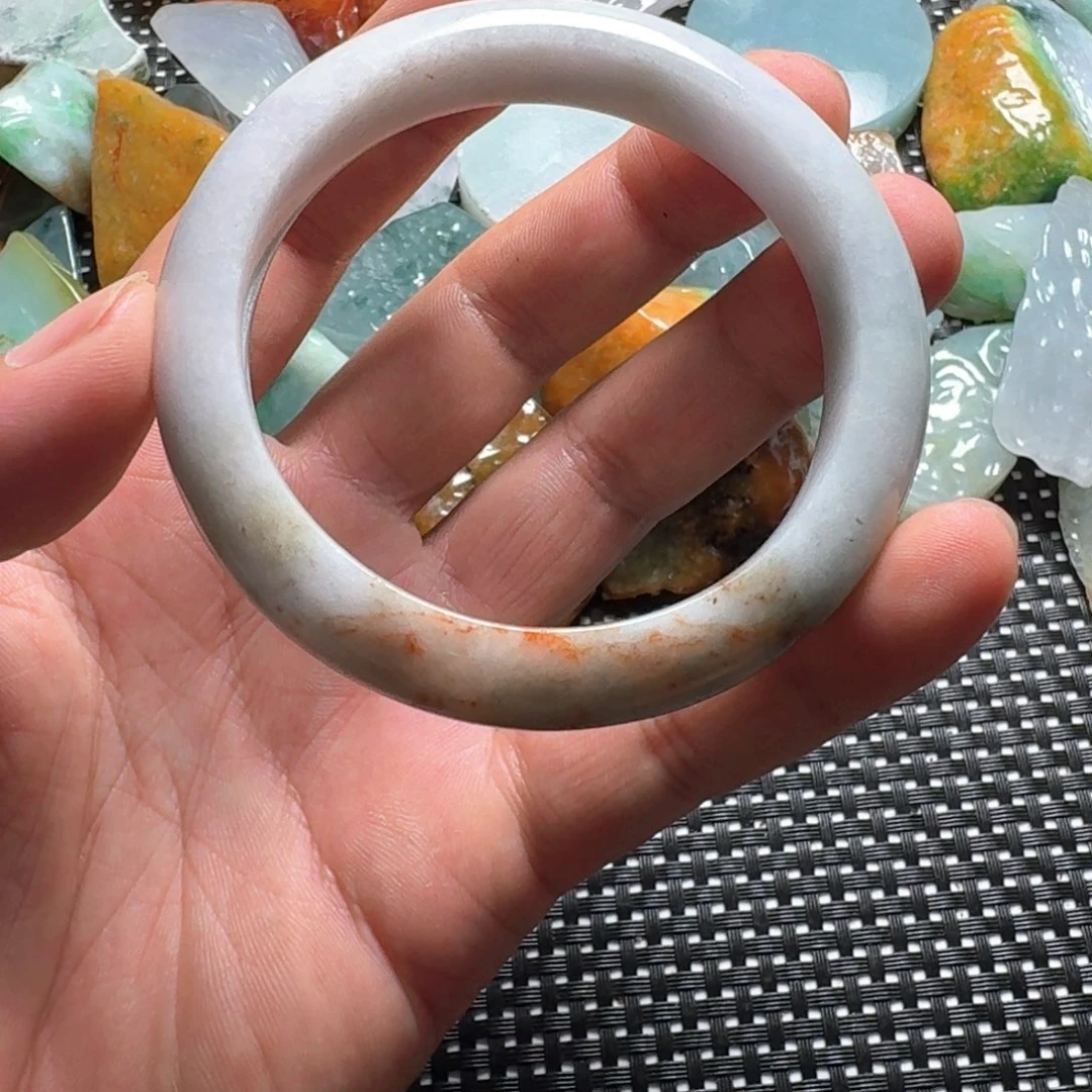 小***生未镶嵌手镯翡翠是翡翠手镯