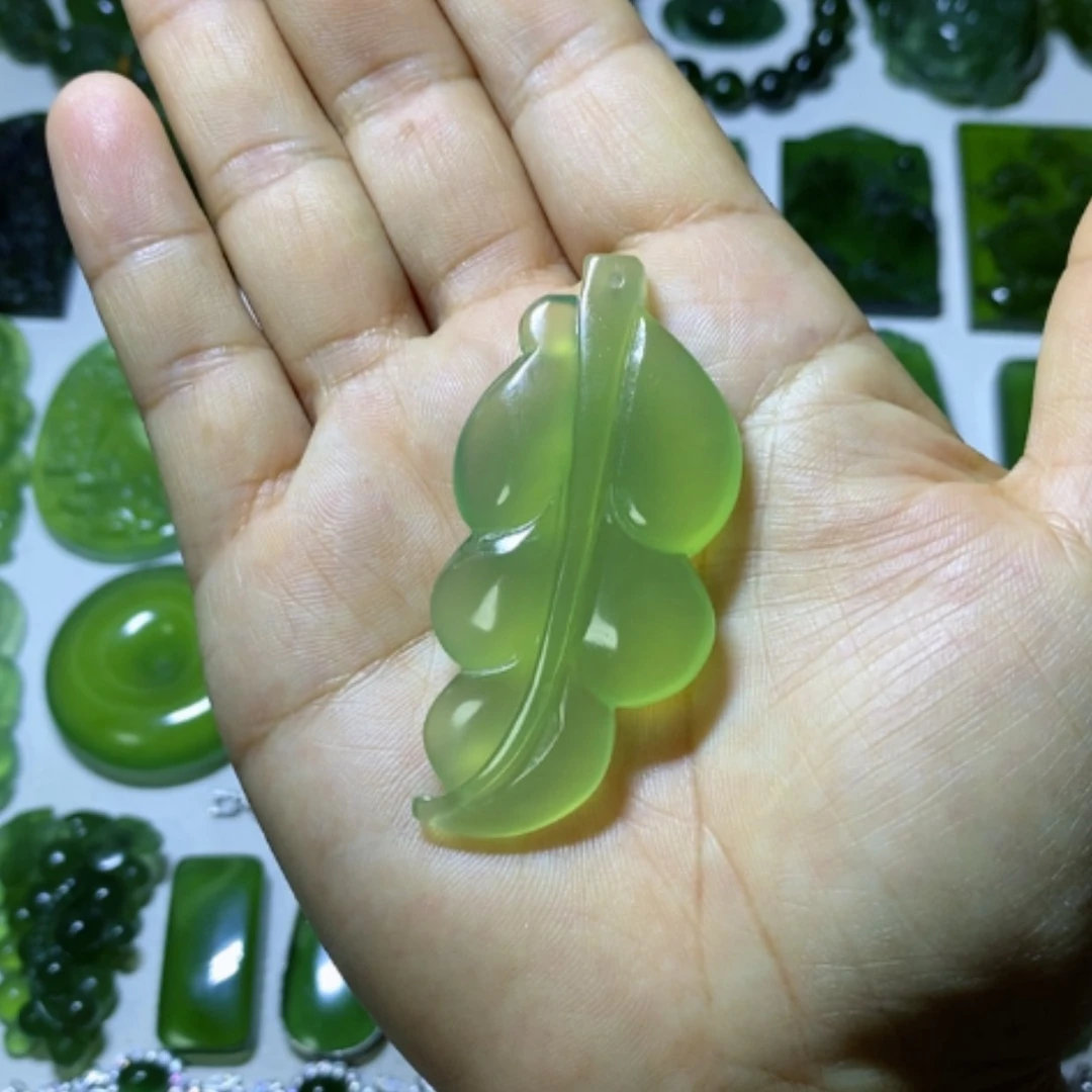 【闪购商品】未镶嵌蛇纹石玉颈饰