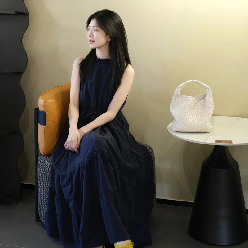 法式复古风连衣裙女夏季简约抽褶拼接荷叶边蝴蝶结系带挂脖长裙女