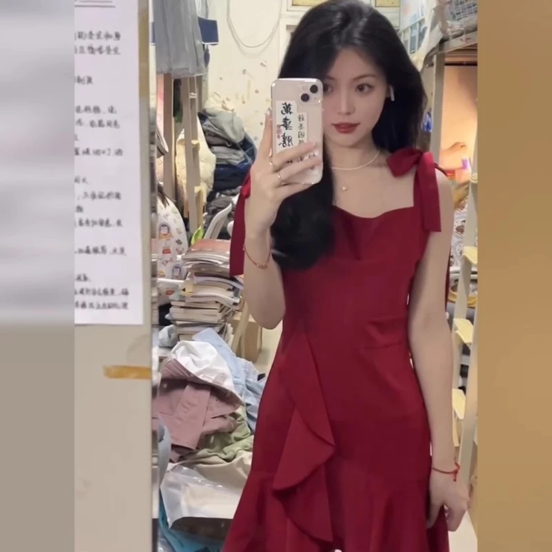 pinkmoon夏季辣妹风高级感荷叶边吊带连衣裙小众设计感显瘦短裙女