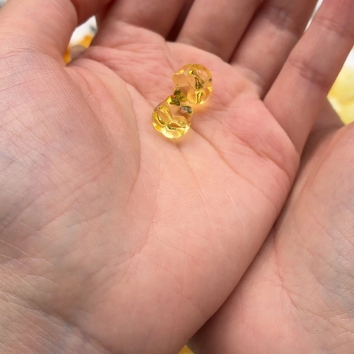 蜜蜡未镶嵌珠宝奇石