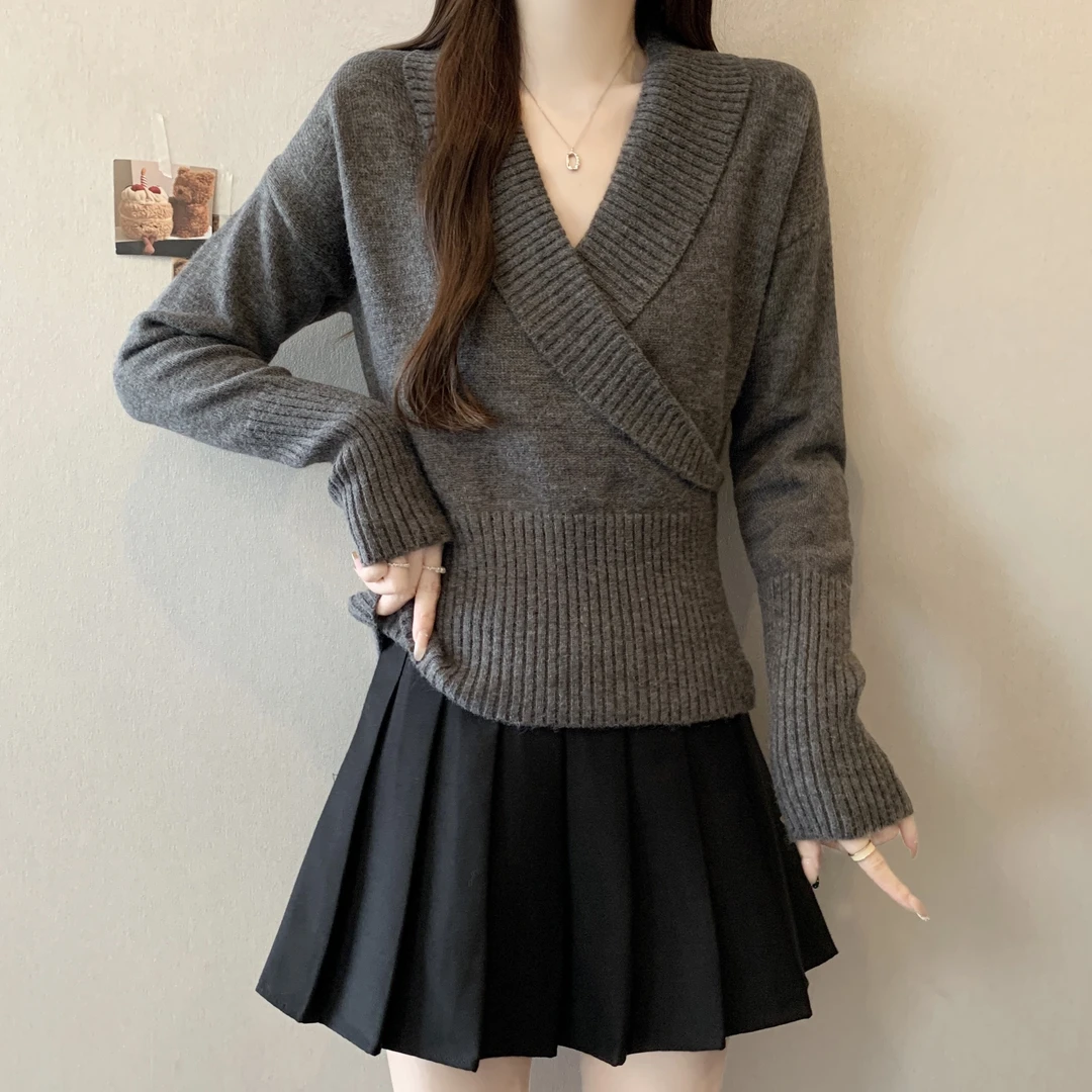 大码女装遮肚子交叉V领长袖正肩针织衫女秋冬款胖mm收腰显瘦毛衣