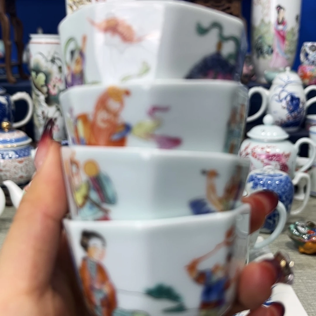 盖碗景德镇哈哈哈哈哈。