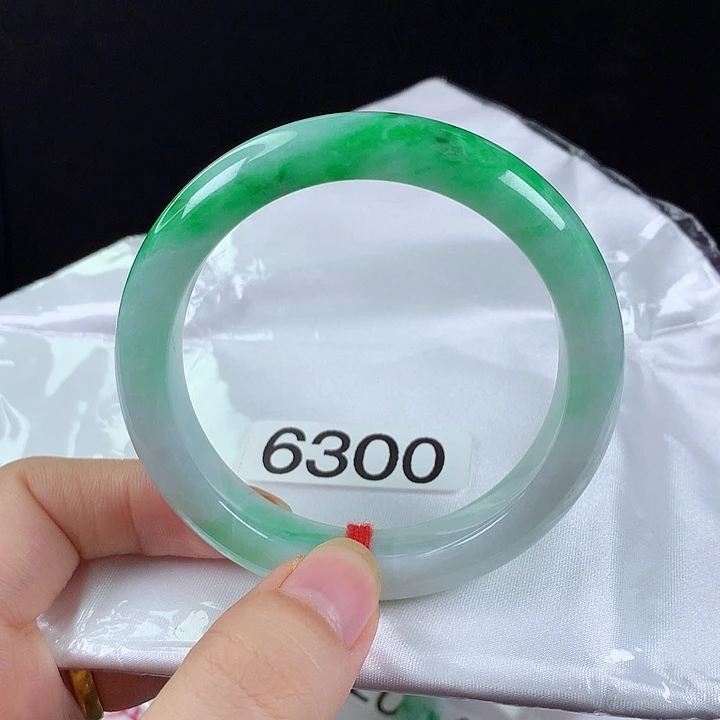 翡翠未镶嵌手镯54圈