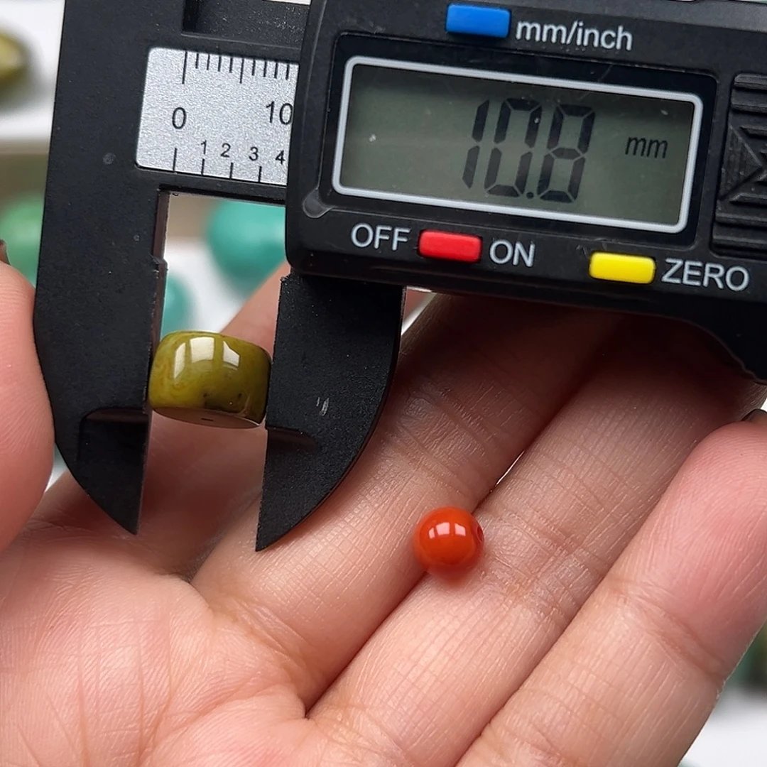 南红玛瑙未镶嵌珠宝奇石