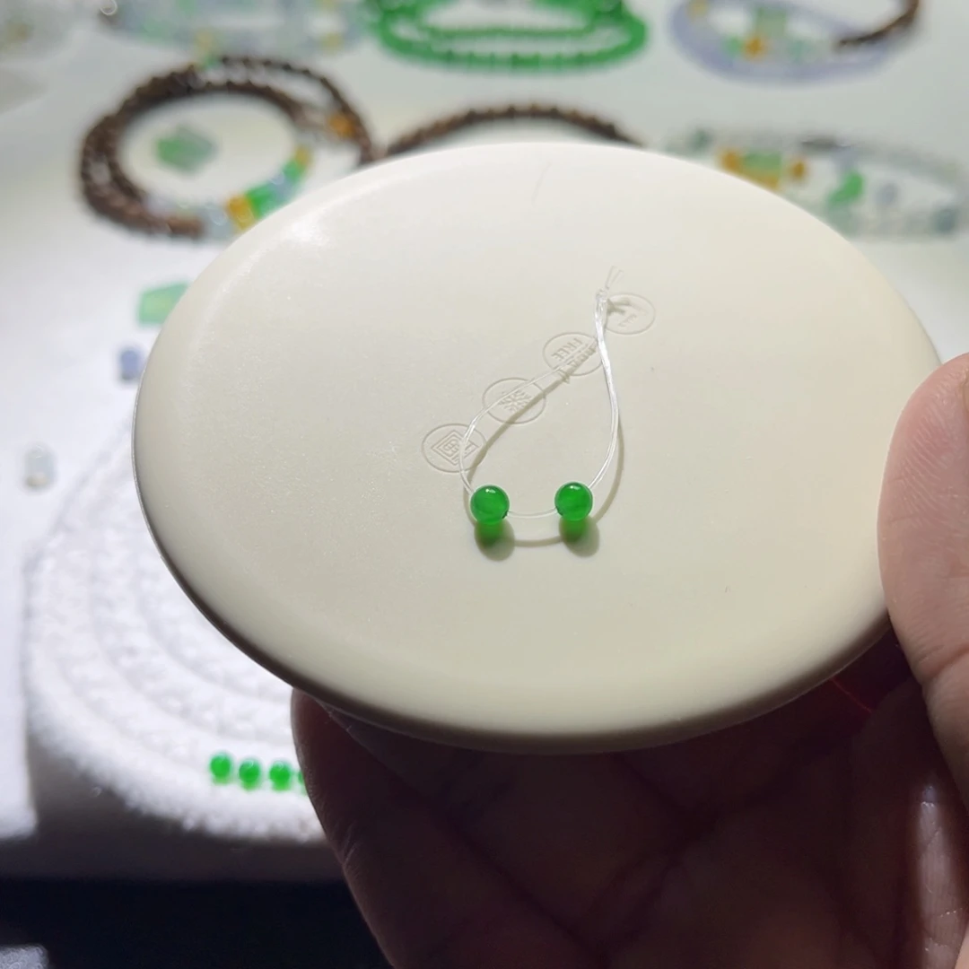 散珠翡翠?**崽裸石4mm一对