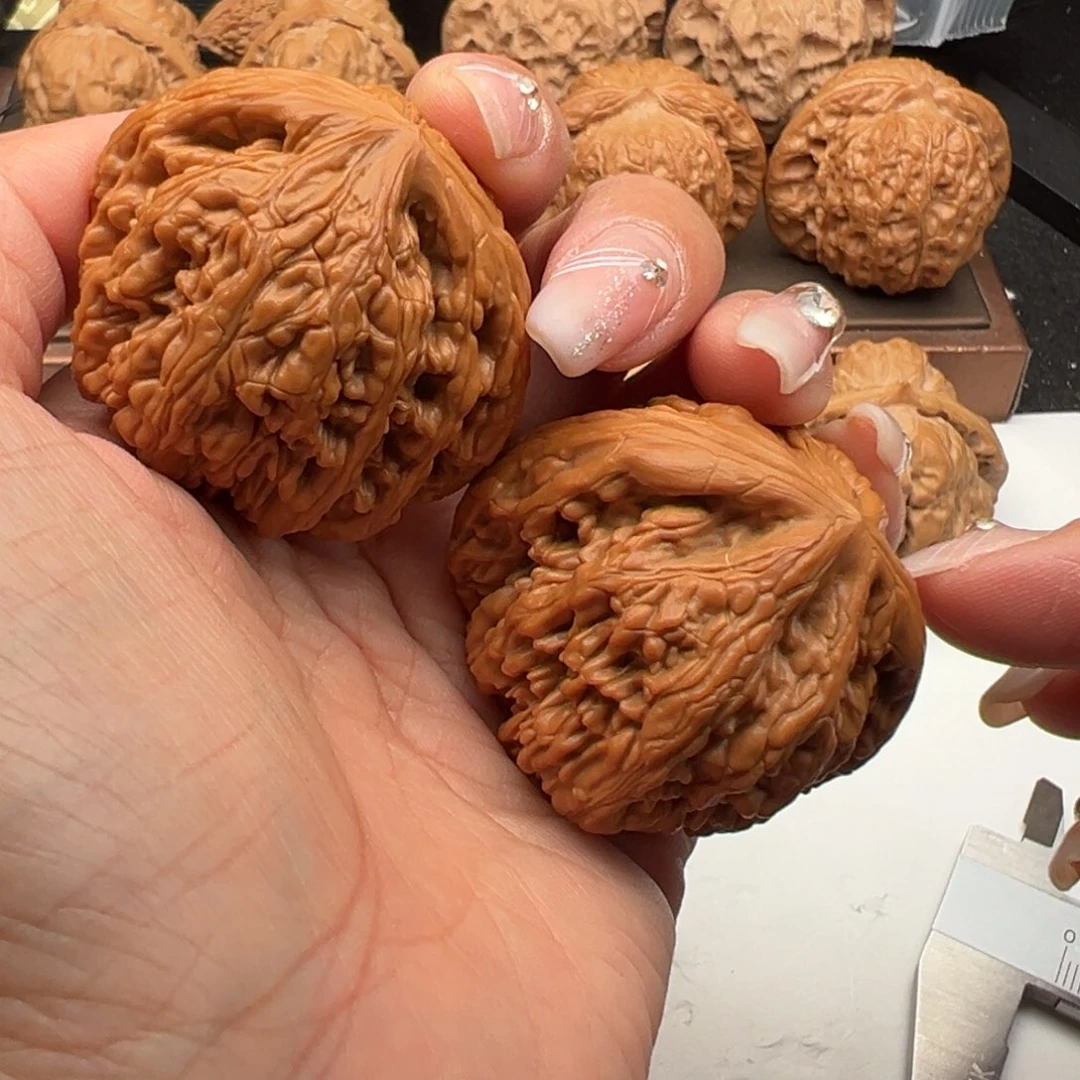 文玩核桃把件虎头王45