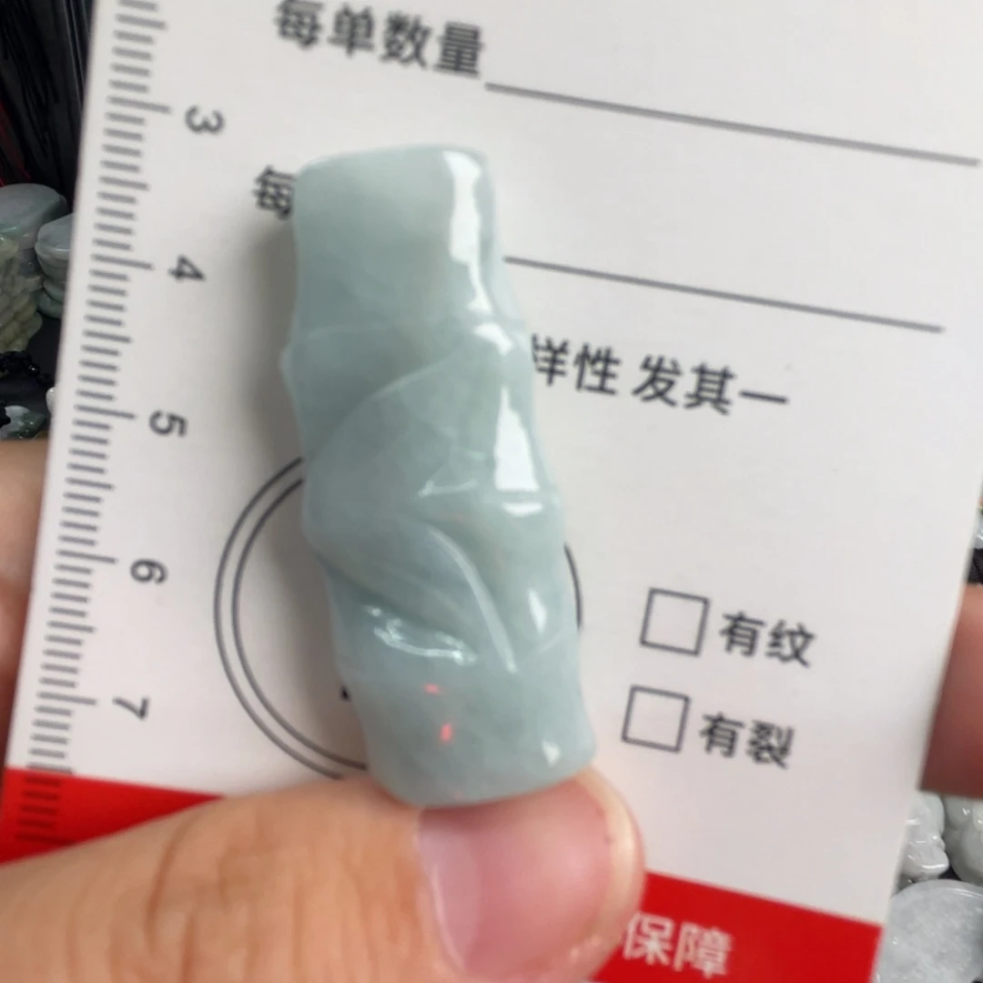 翡翠未镶嵌吊坠(不含链)微瑕