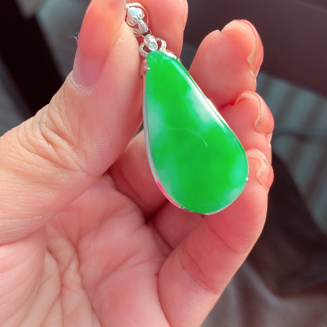 翡翠颈饰18K金镶嵌翡翠