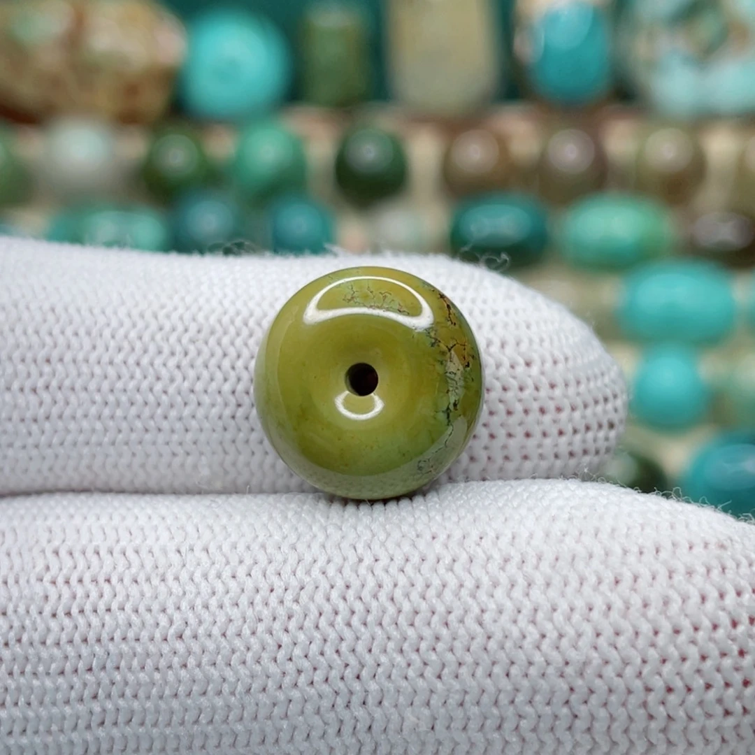 未镶嵌绿松石颈饰