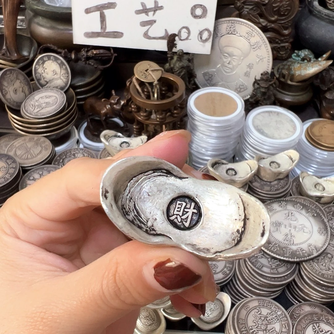 金属复古风格摆件