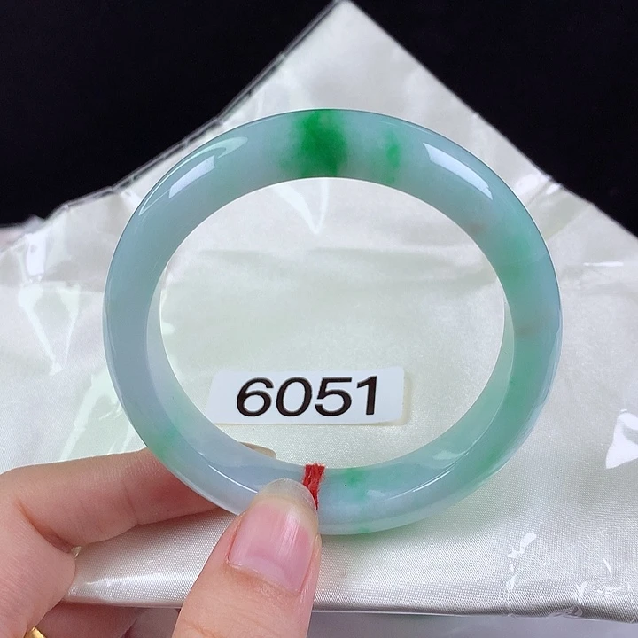 翡翠未镶嵌手镯56圈
