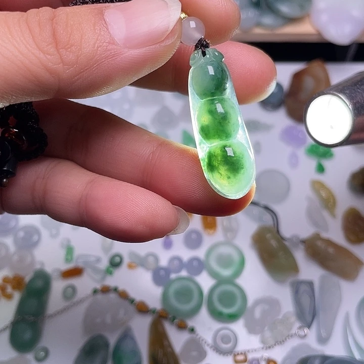 定制翡翠未镶嵌福豆