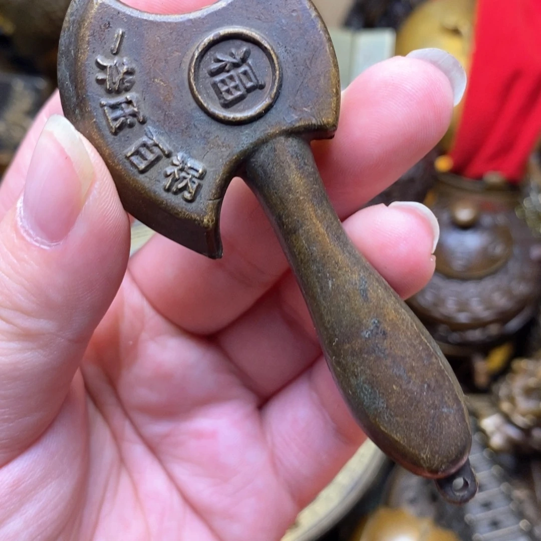 铜器摆件做工精良