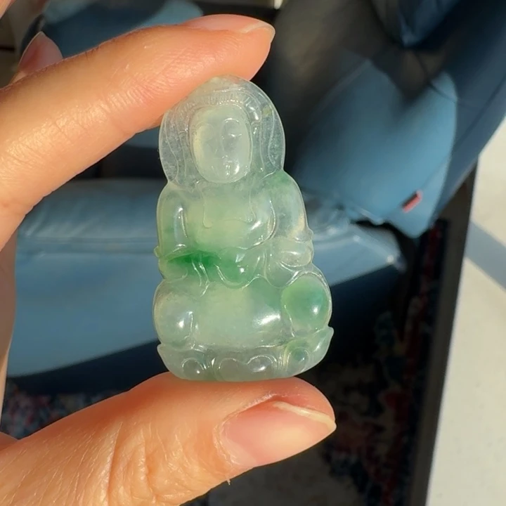 翡翠未镶嵌颈饰观音