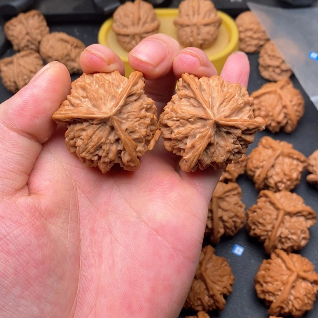 文玩核桃吊坠?**?42正奔