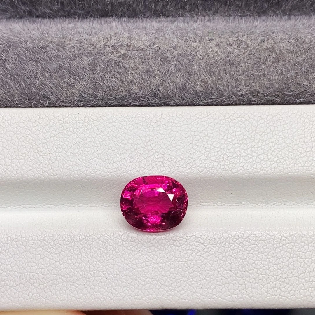 裸石未镶嵌碧玺3.96克拉天然卢比来碧玺