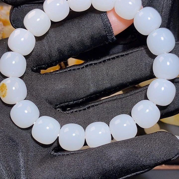 平***云和田玉未镶嵌手链