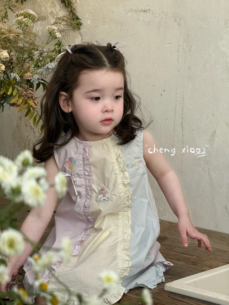 橙小七夏季新款女童刺绣拼接连衣裙（5215）