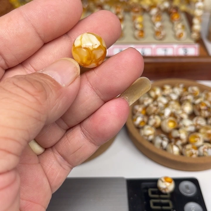 琥珀裸石未镶嵌27号