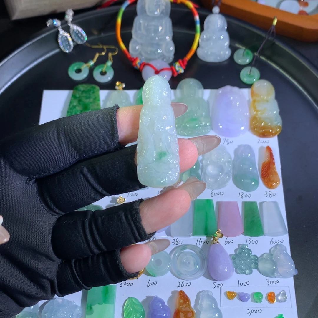 翡翠未镶嵌吊坠(不含链)站观音