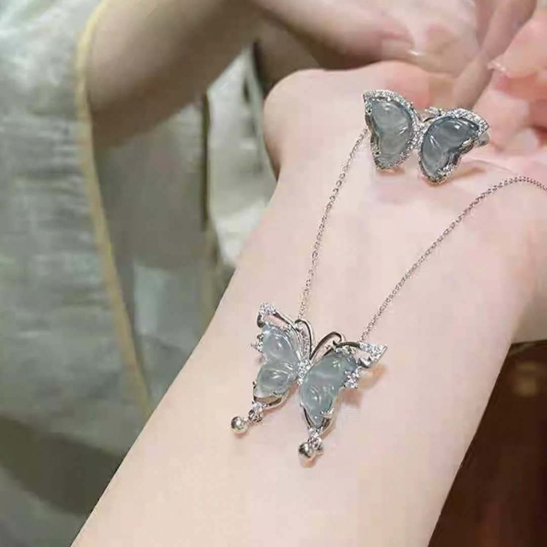 天然翡翠A货 高冰设计百搭蝴蝶吊坠戒指一套（多样性发其一 含链）