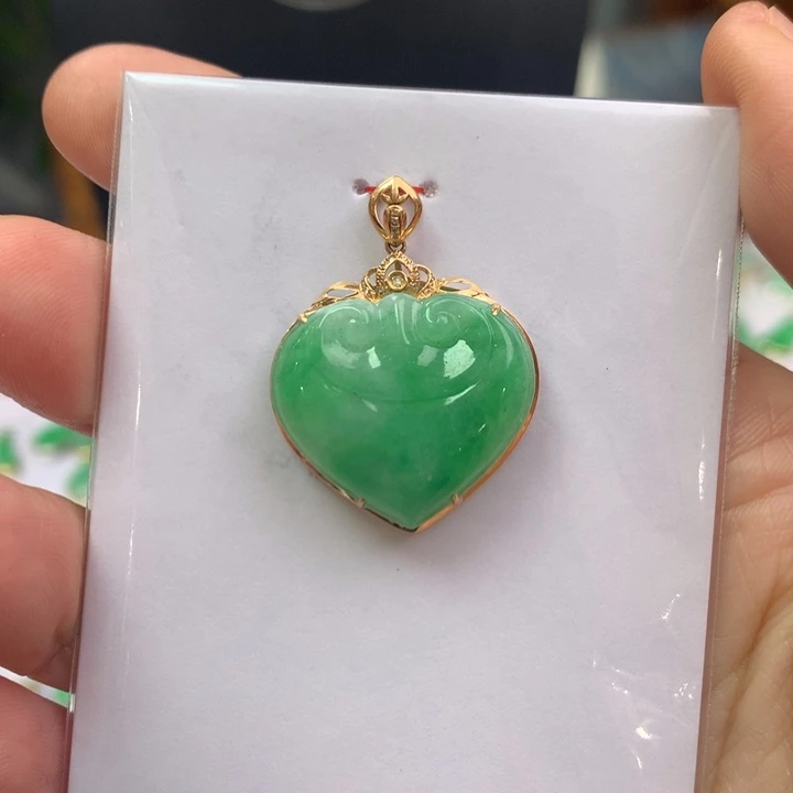 翡翠颈饰18K金镶嵌洋*翡翠吊坠