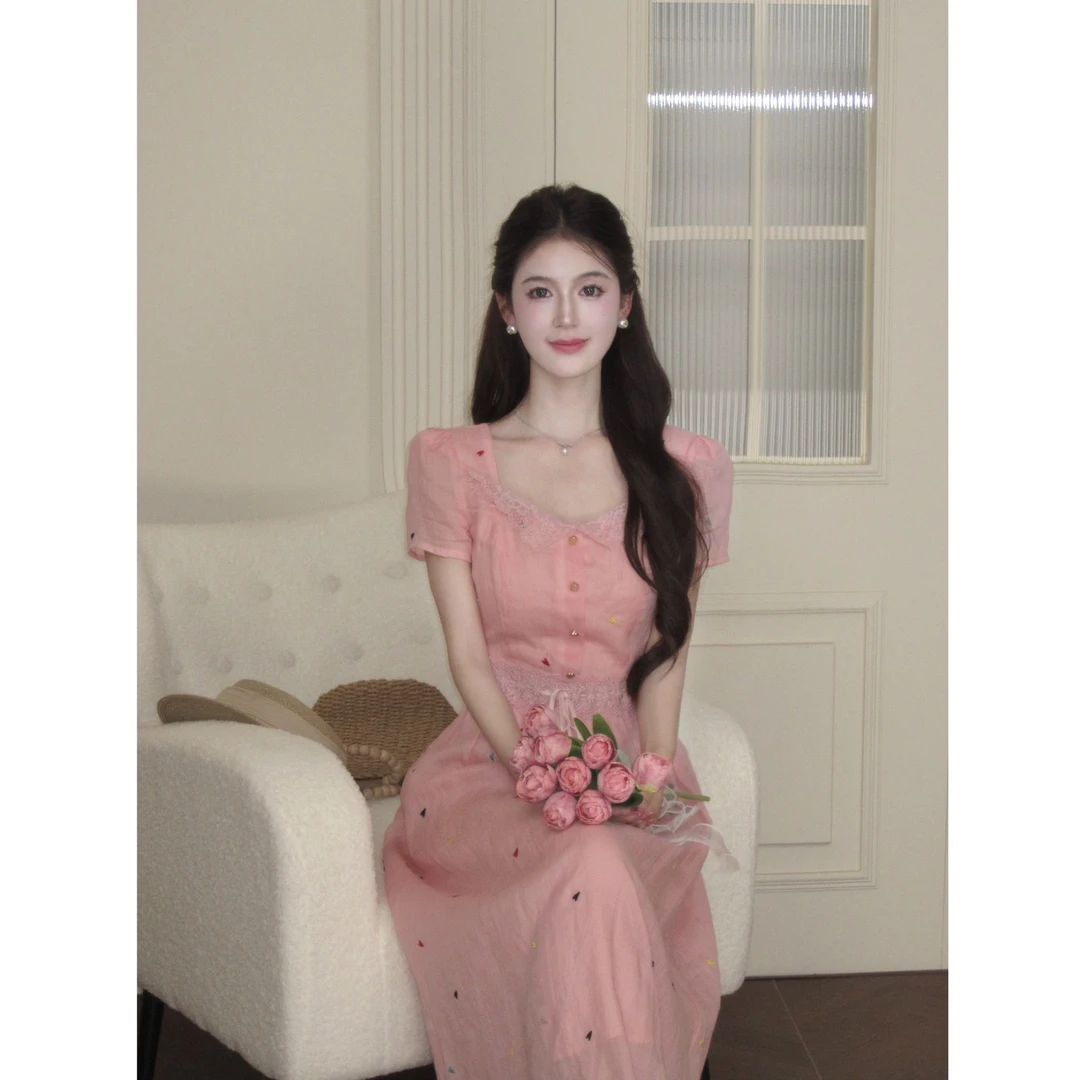 【怦然心动】LiLi甜美少女风法式苎麻刺绣爱心连衣裙 XMZH7629