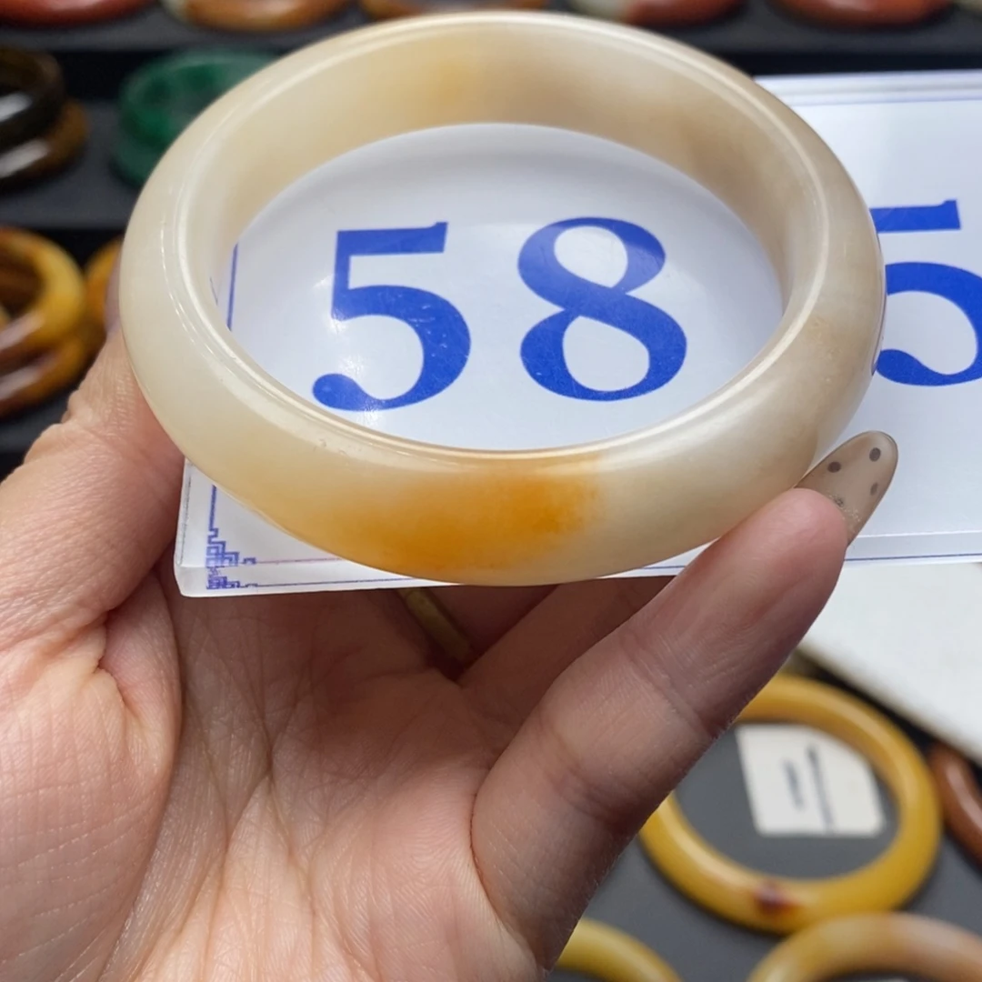 石英质玉（黄龙玉）手镯未镶嵌