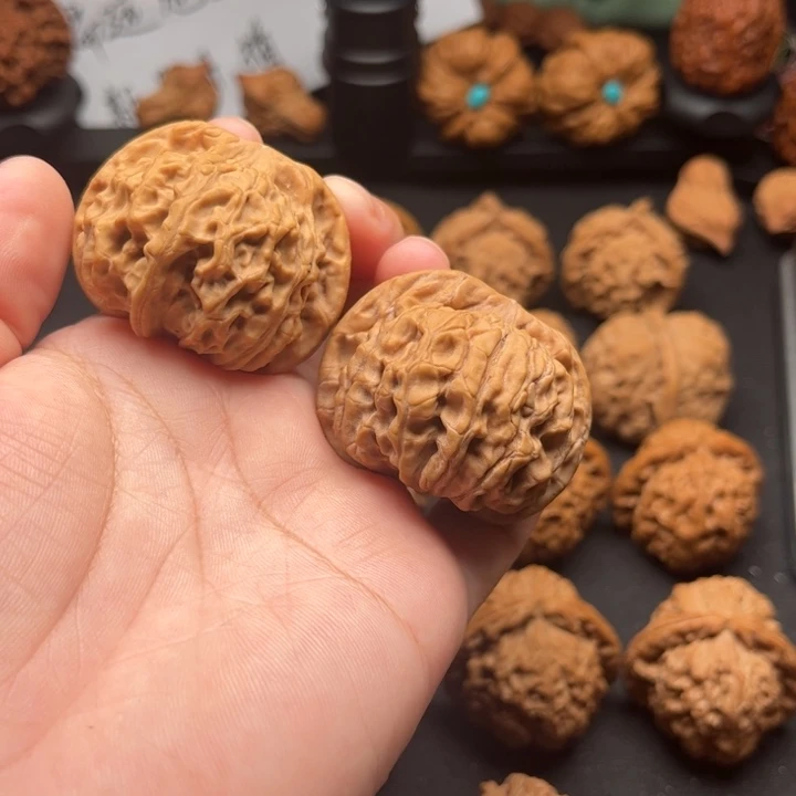 ****林文玩核桃吊坠天地