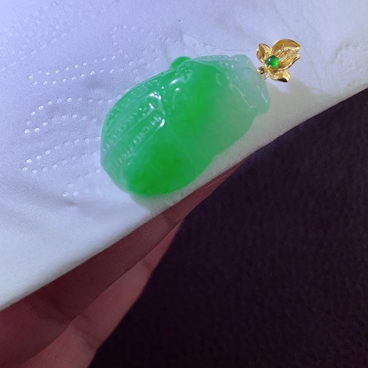 翡翠18K金镶嵌颈饰翡翠