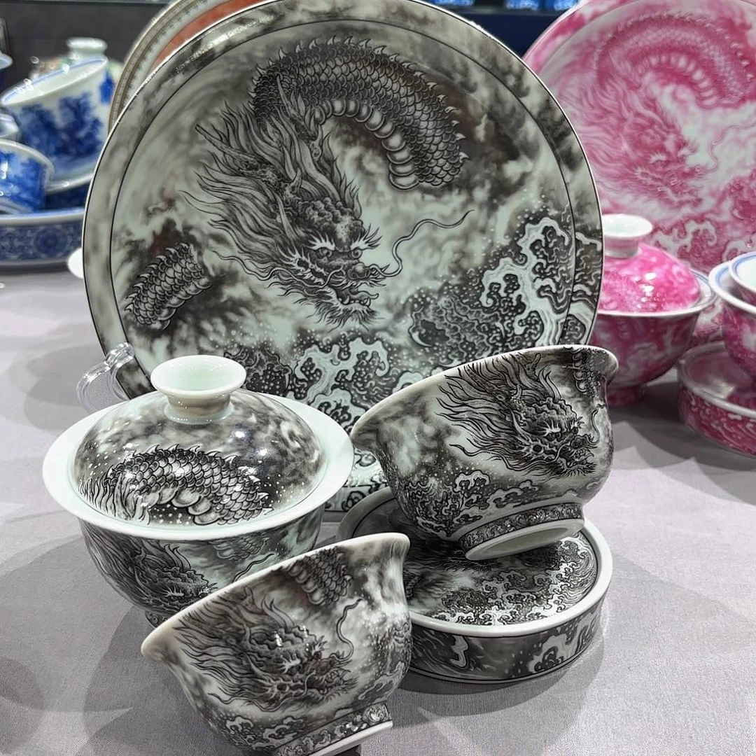 瓷片景德镇瓷器精品陈列