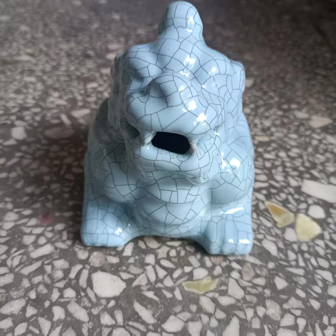 官窑黑线蓝色摆件