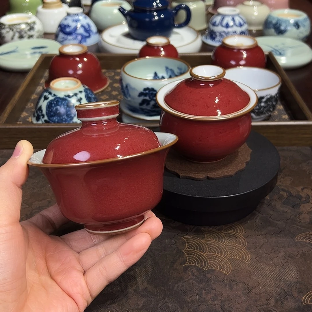 祭红马蹄盖碗开片