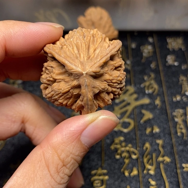 挪***林文玩核桃吊坠文玩核桃异形单只
