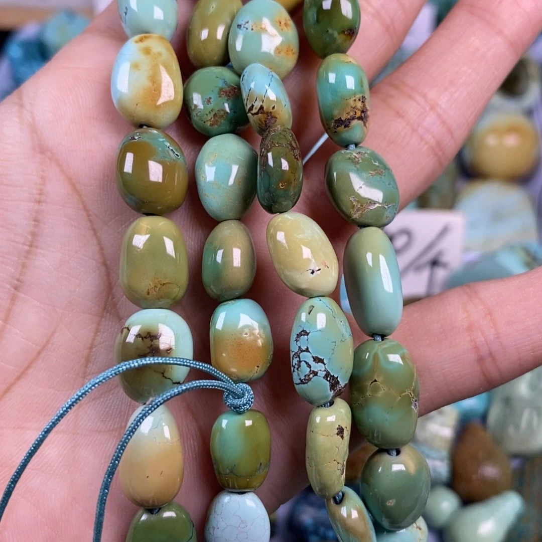 撸****绿松石未镶嵌颈饰