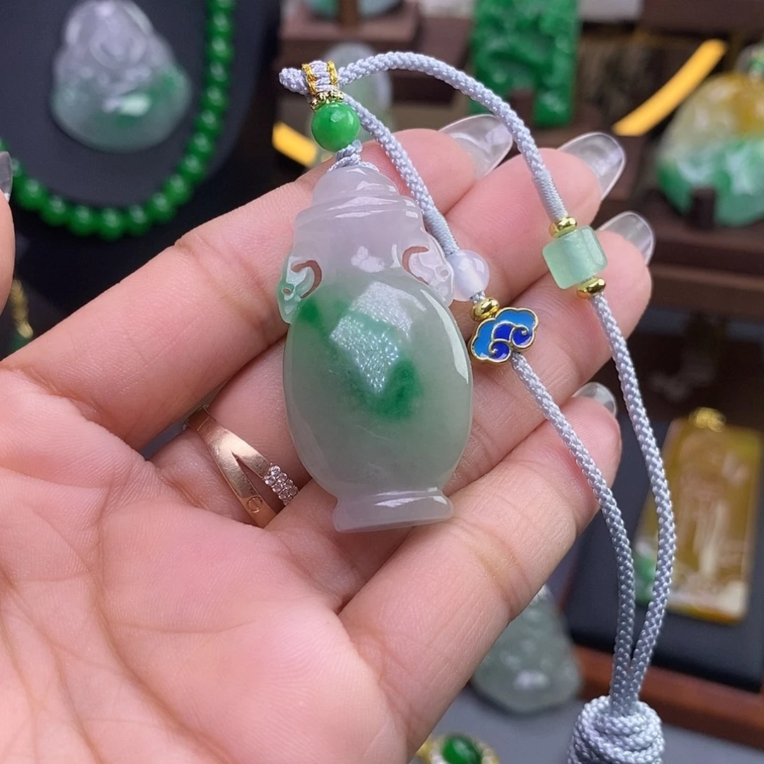 吊坠(赠链)未镶嵌翡翠