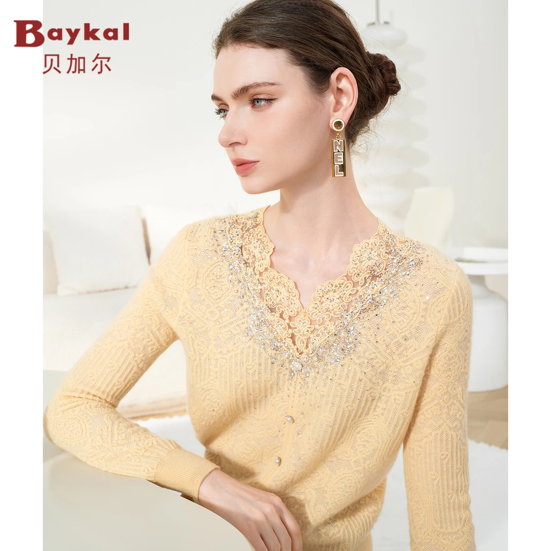 贝加尔重工蕾丝花边领水钻羊绒衫针织衫奶黄色毛衣25052