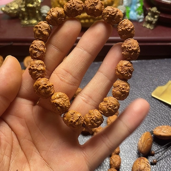 龙纹桃核雕刻瑕疵烟斗金蟾
