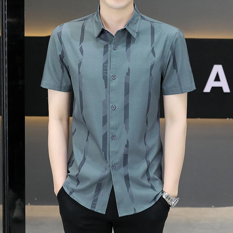 夏季休闲短袖衬衫冰丝薄款衬衣韩版修身条纹百搭上衣男士翻领t恤
