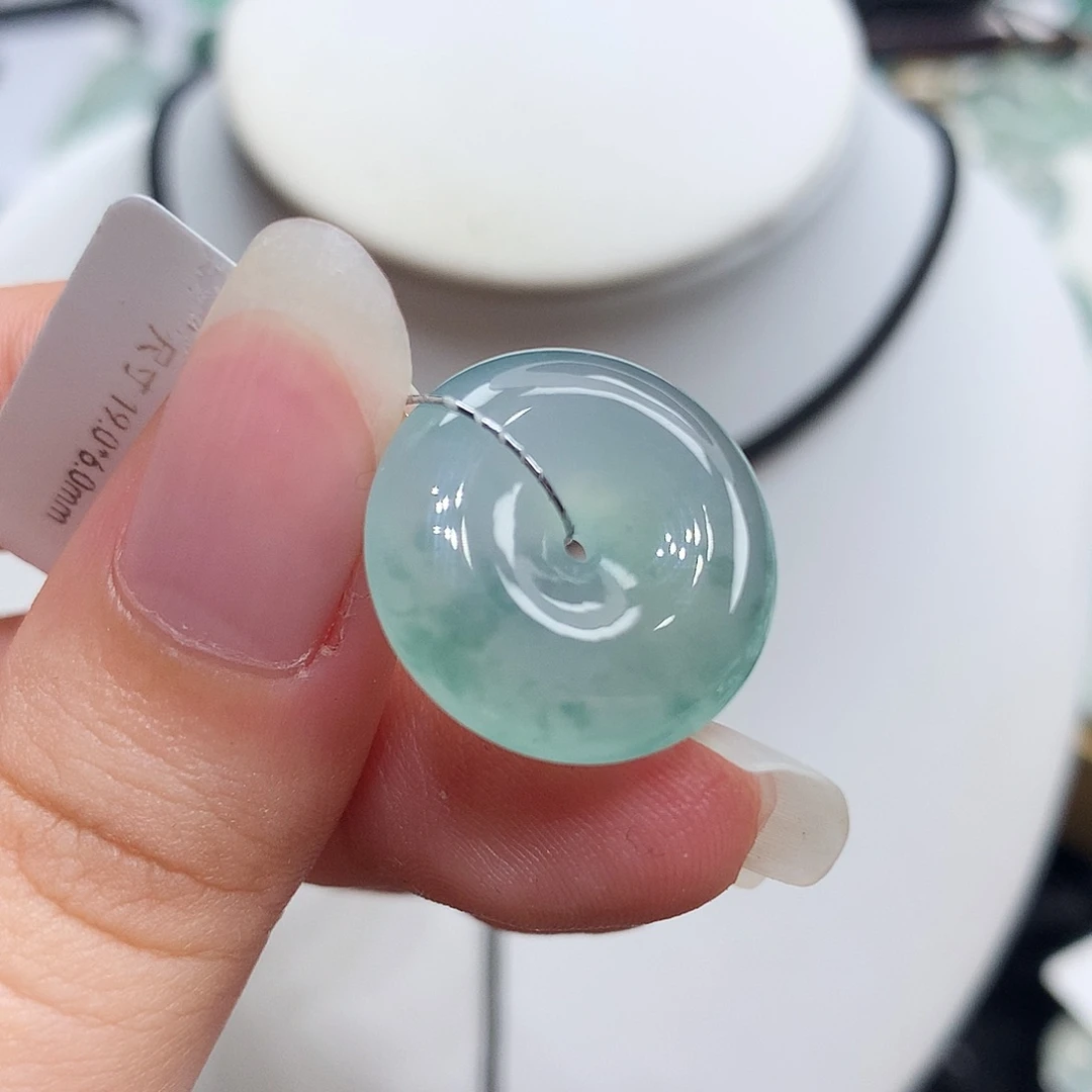 翡翠未镶嵌胸饰翡翠67，19/6