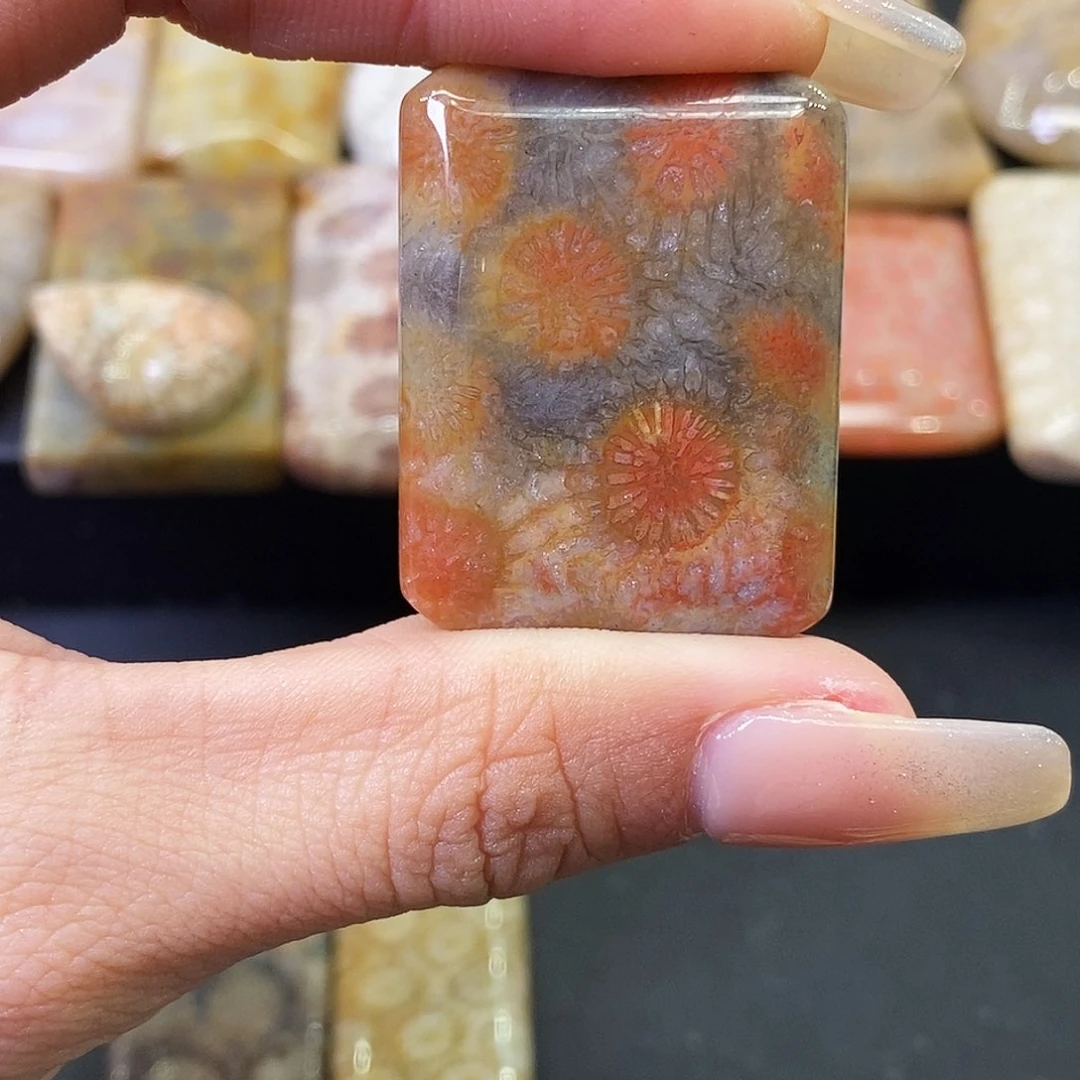 硅化玉颈饰合金春**月