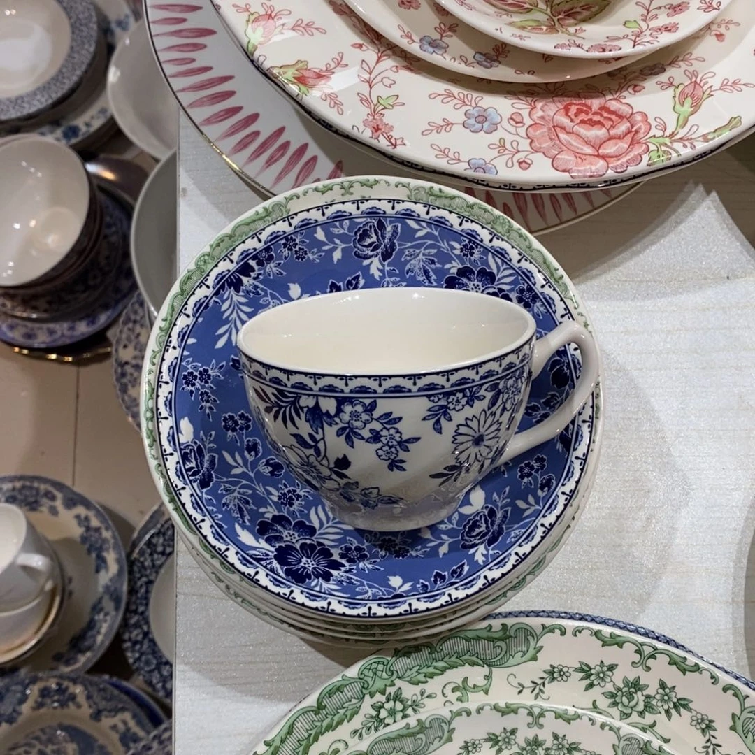 瓷微瑕青花咖啡杯碟