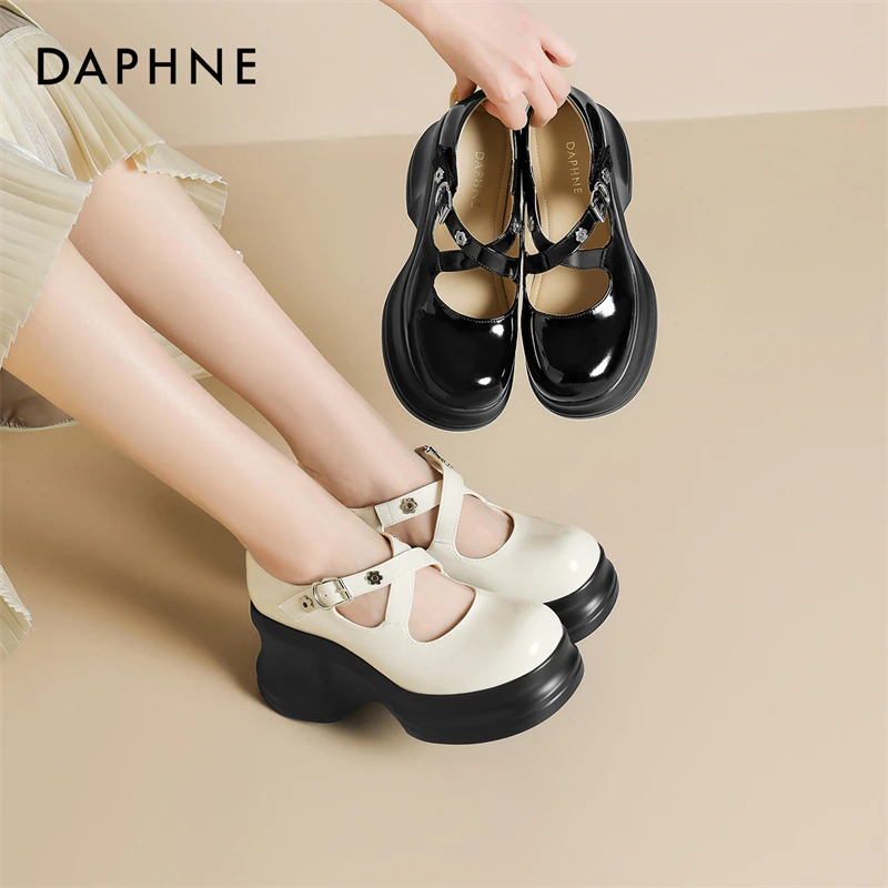 达芙妮2025潮流高跟时尚百搭休闲复古舒适简约浅口圆头厚底乐福鞋