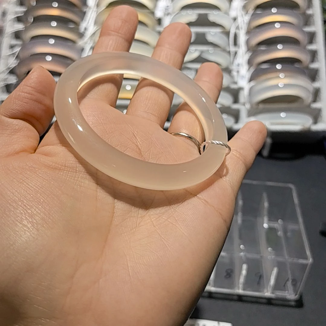 玛瑙/玉髓未镶嵌手镯