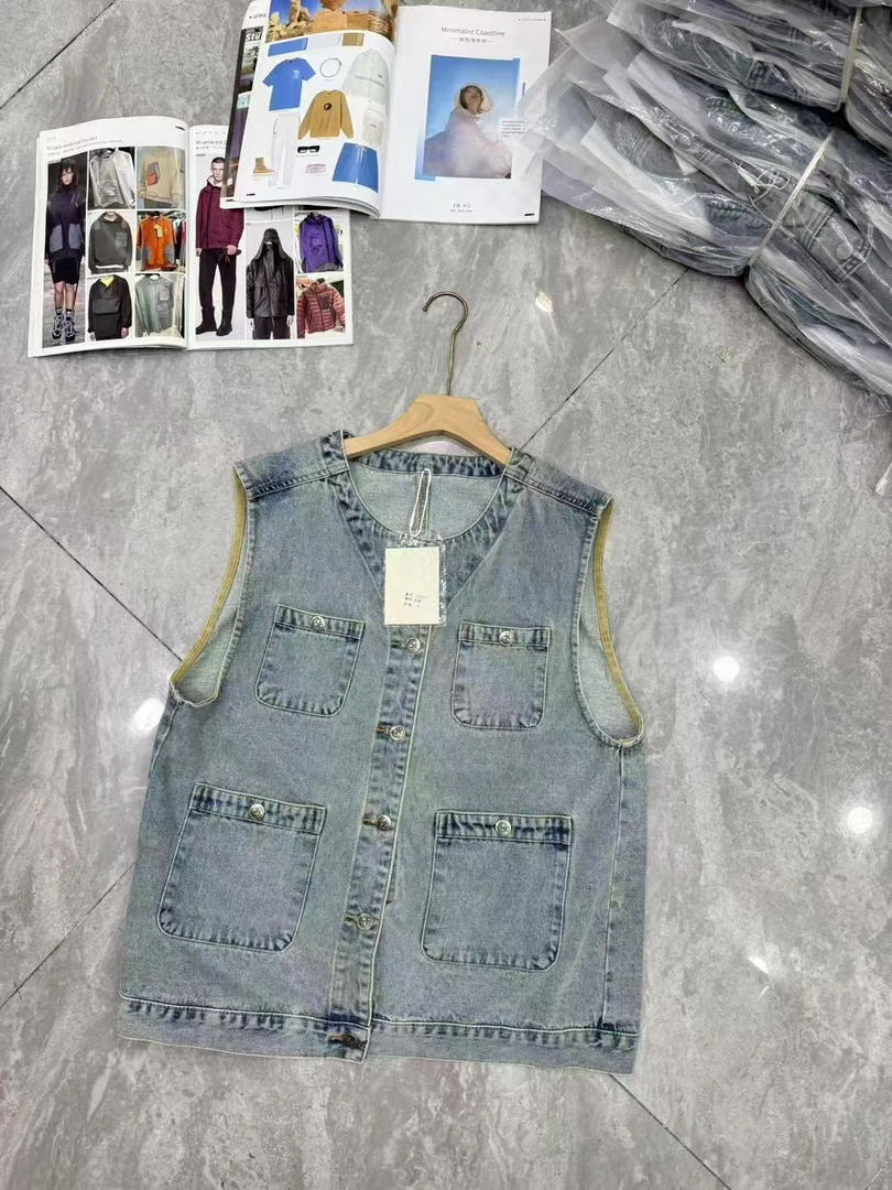 排扣牛仔马甲时尚百搭潮流款