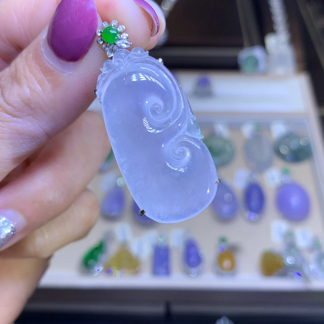 翡翠戒指18K金镶嵌翡翠